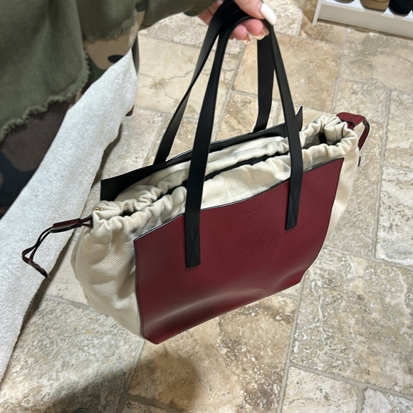 MARNI Gusset Leather Shoulder Bag - Picture 6 of 15